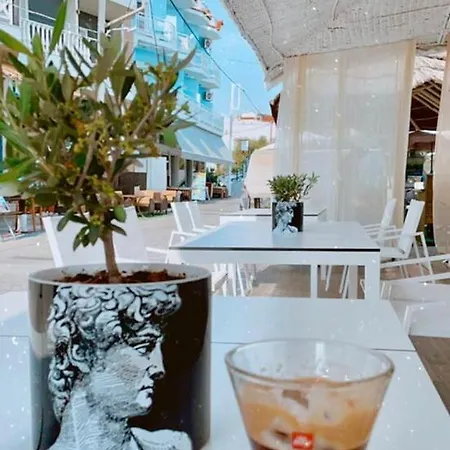 Отель Samaras 3*