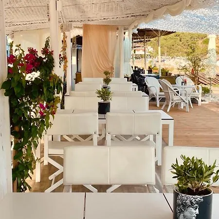 Samaras Hotel